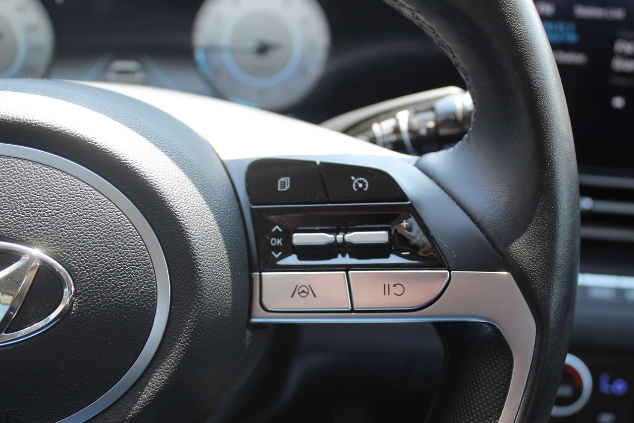 2023 Hyundai Elantra Preferred IVT w/Tech Pkg Photo