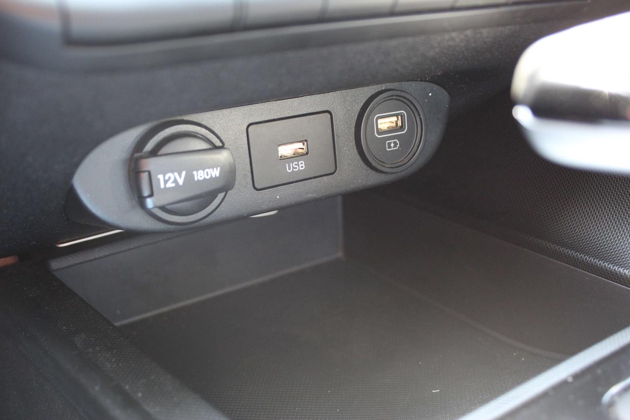 2023 Hyundai Elantra Preferred IVT w/Tech Pkg Photo
