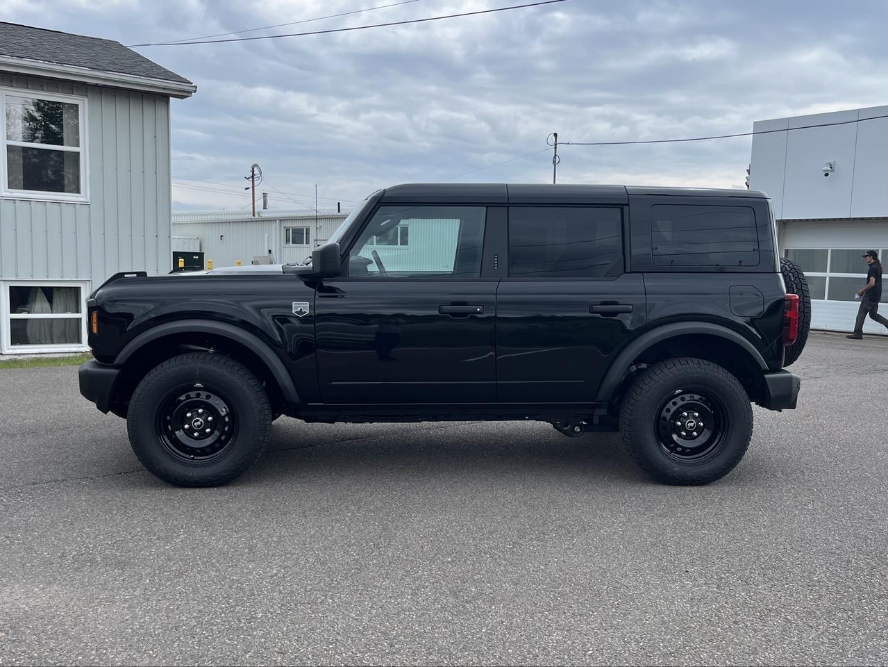 2026 Ford Bronco Big Bend 4 Door 4x4 Photo3