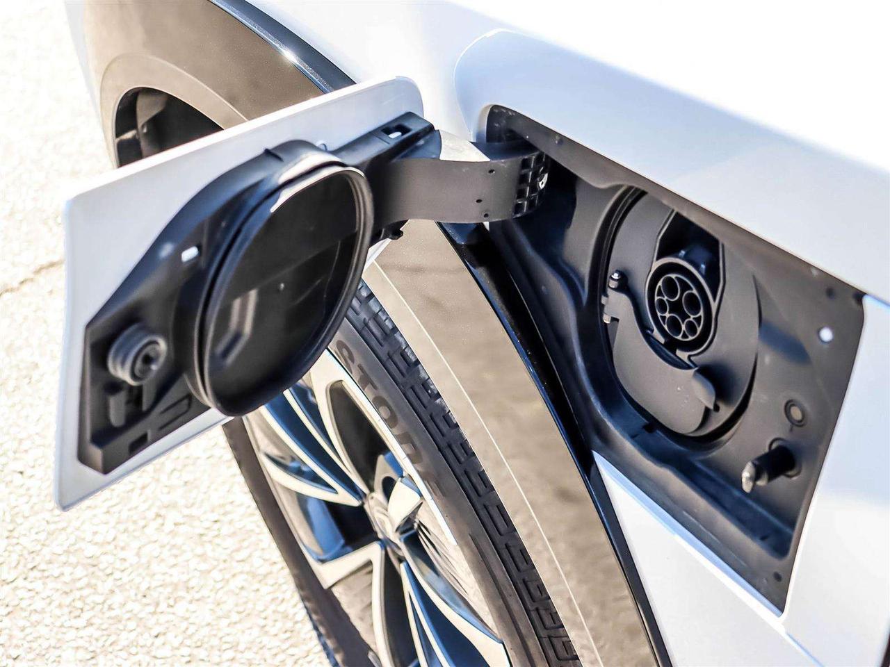 2024 Lexus RZ SIGNATURE ELECTRIC AWD ADAPTIVE CRUISE Photo