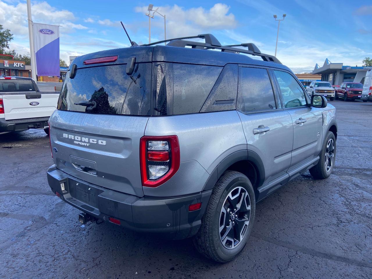 2023 Ford Bronco Sport OUTERBANKS 1.5L 4X4 BLK ROOF TECH PKG CLASS II TOW Photo