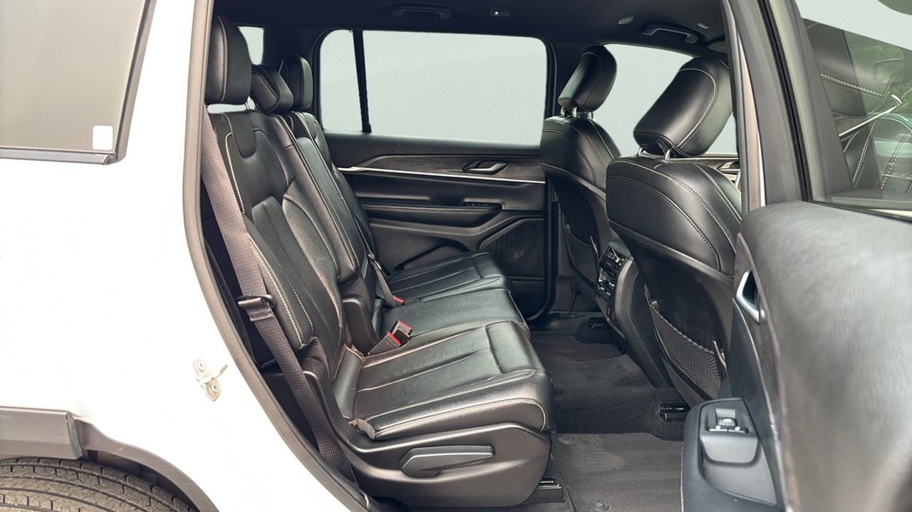 2024 Jeep Grand Cherokee LIMITED L Photo