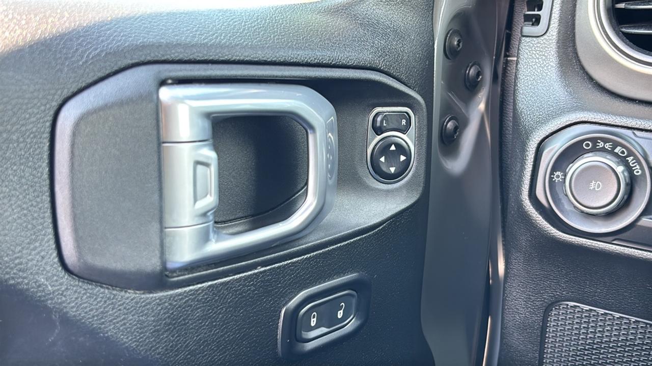 2021 Jeep Wrangler Sport S Photo