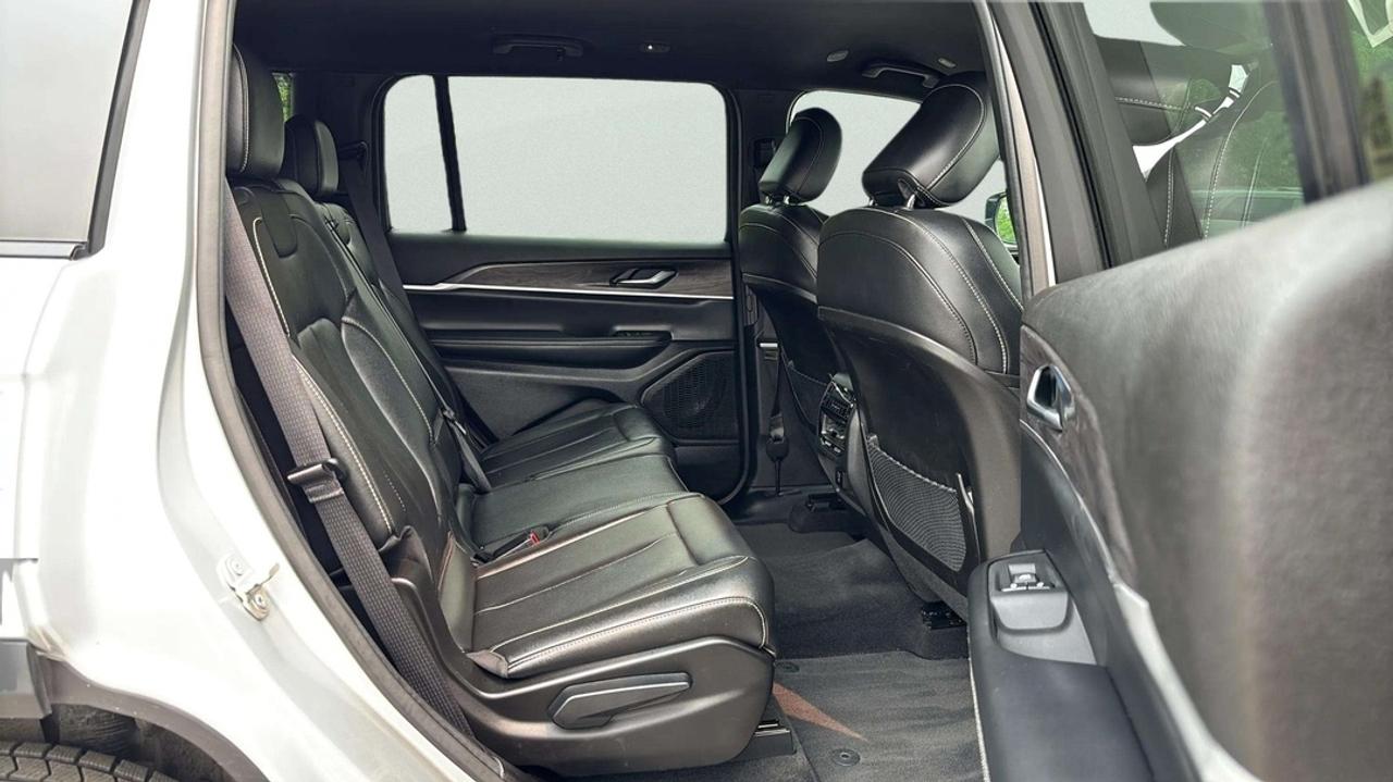2024 Jeep Grand Cherokee L LIMITED L Photo