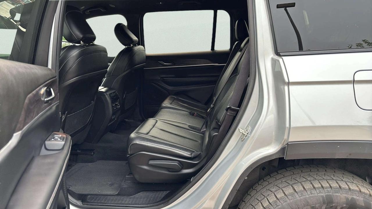2024 Jeep Grand Cherokee L LIMITED L Photo