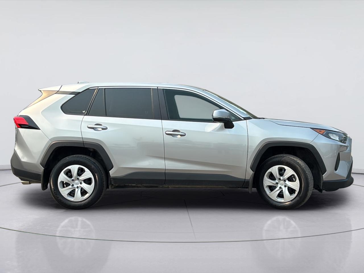 2024 Toyota RAV4 LE AWD Photo