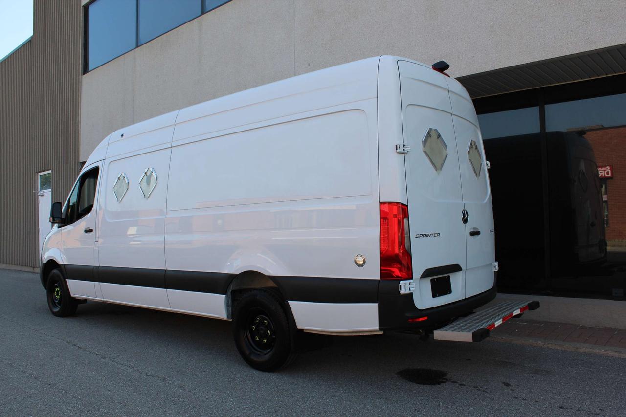 2019 Mercedes-Benz Sprinter 3500 - "SINGLE WHEEL" - "3.0L DIESEL" Photo