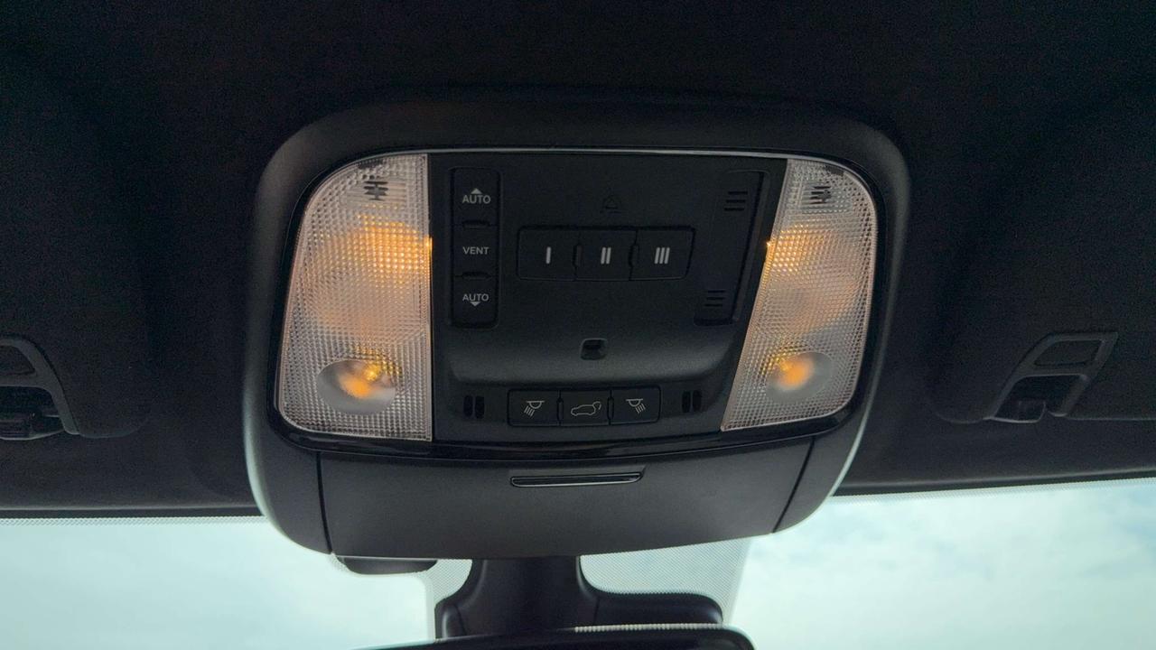 2023 Dodge Durango Citadel - trailer brake - htd/vented leather Photo