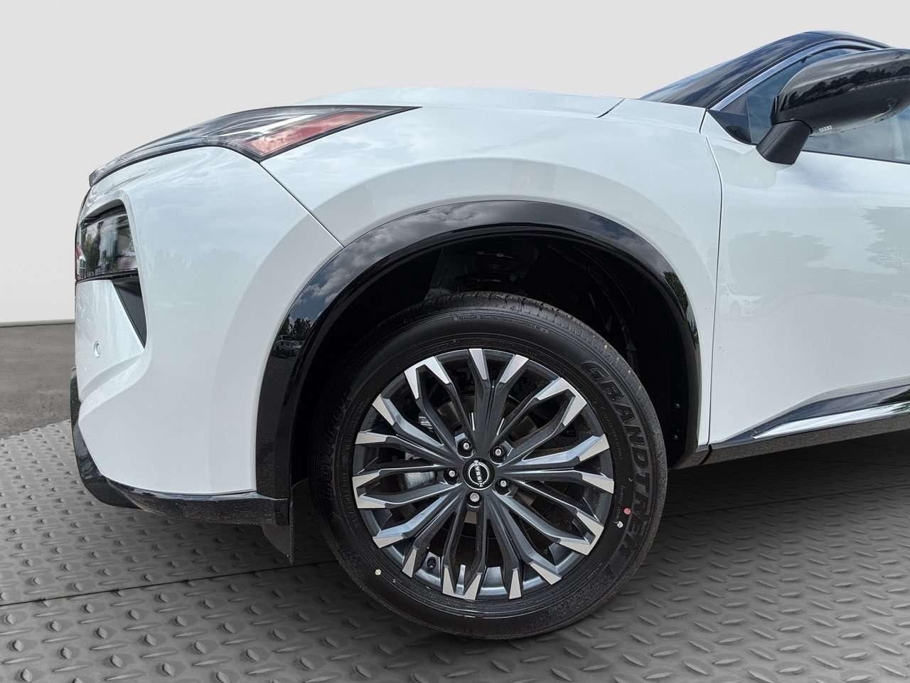 2026 Nissan Rogue Platinum DEMO SALE Photo