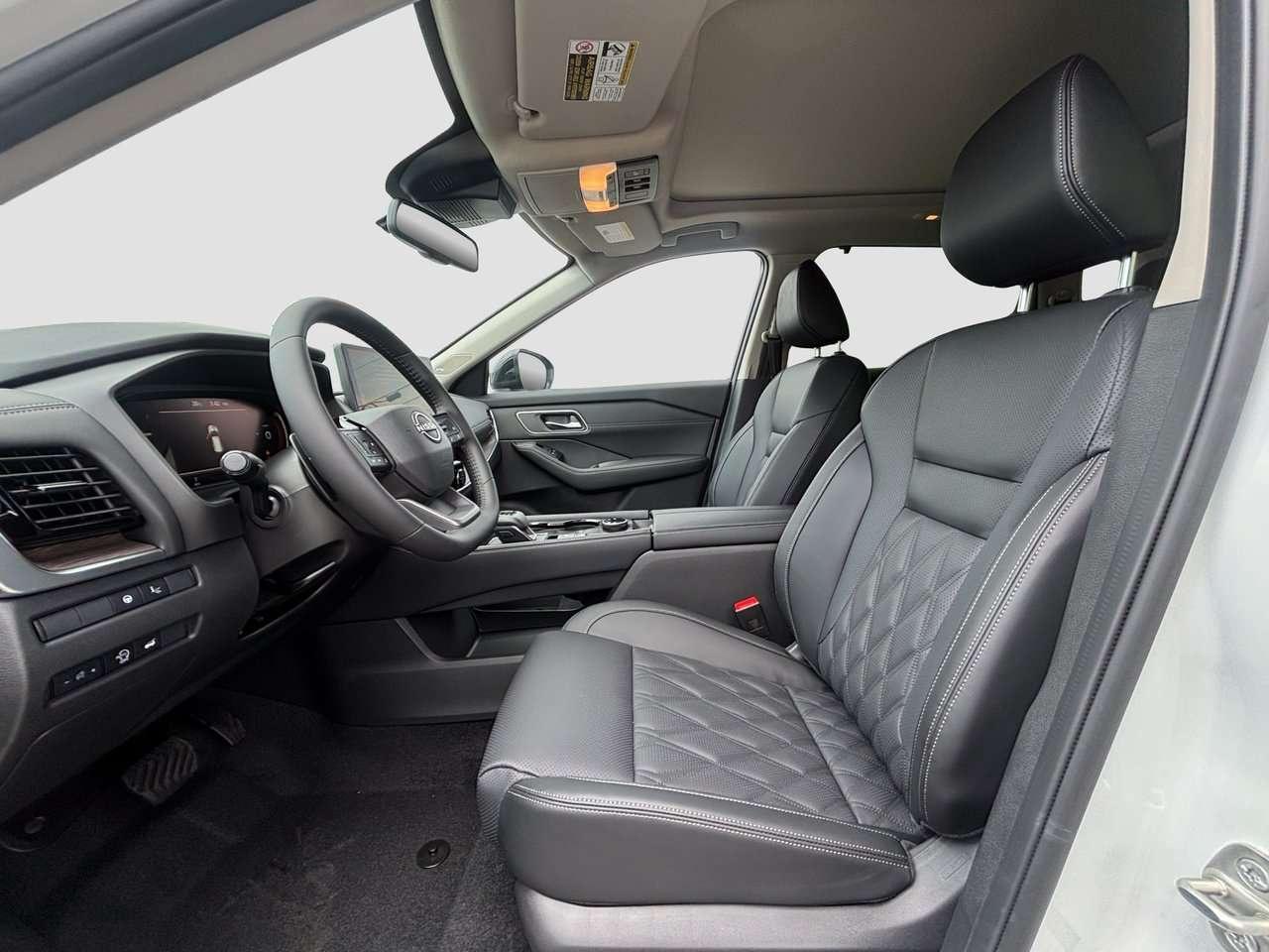 2026 Nissan Rogue Platinum DEMO SALE Photo
