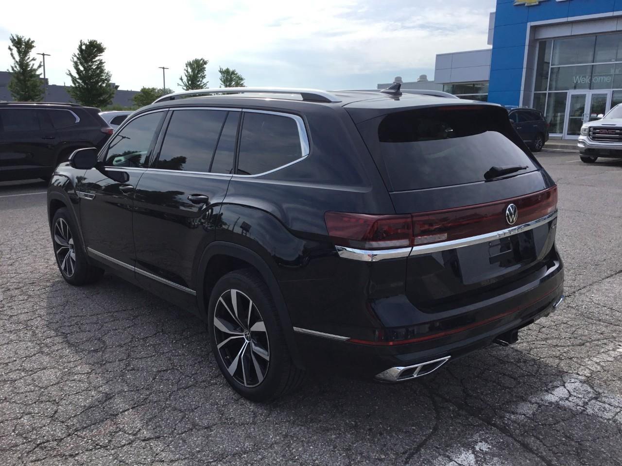 2024 Volkswagen Atlas 2.0 TSI Execline Photo