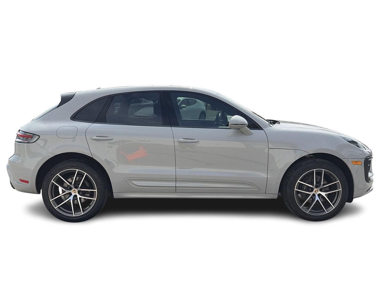 2024 Porsche Macan AWD Low KM   Red Interior   Heated Seats   Wireles Photo
