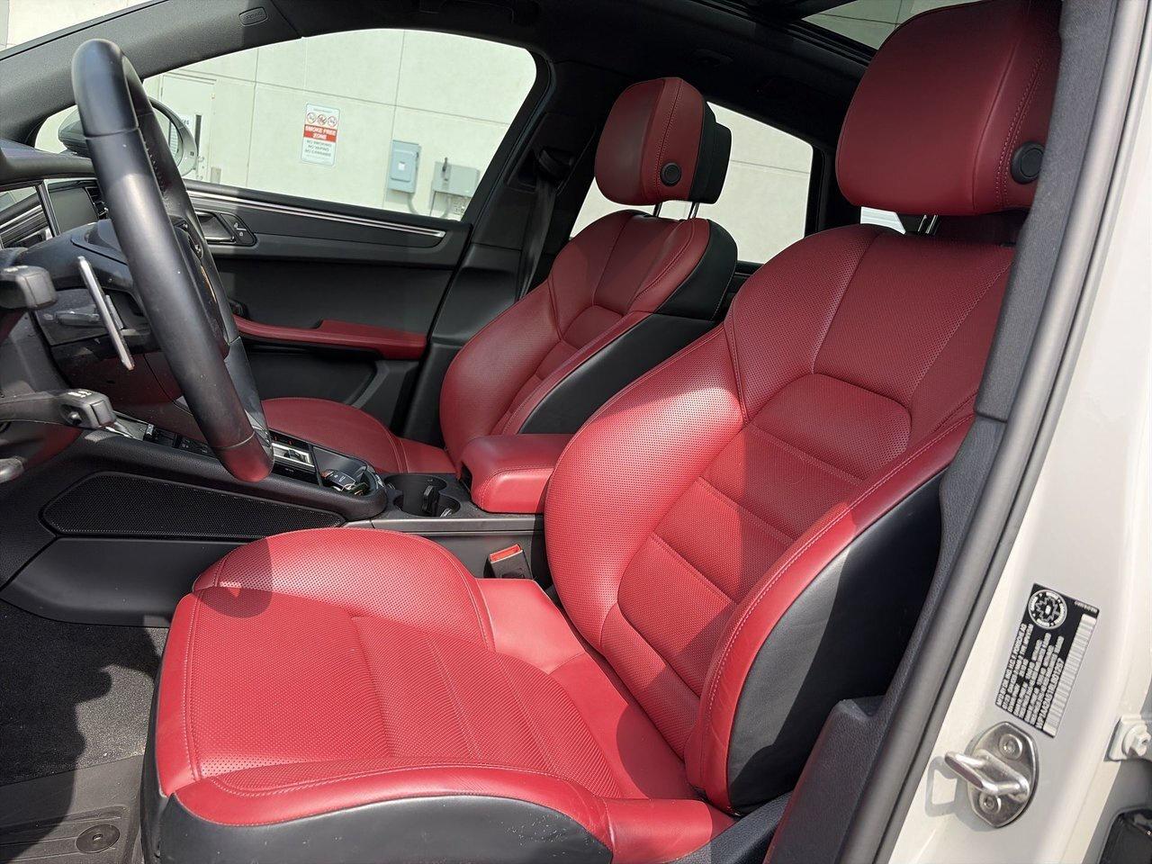 2024 Porsche Macan AWD Low KM   Red Interior   Heated Seats   Wireles Photo