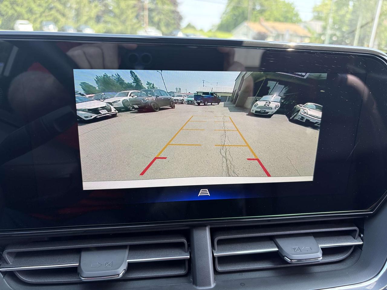2025 Chevrolet Trax 2RS/LEATHER/HEATED SEATS/BACK UP CAM/ BELLEVILLE Photo