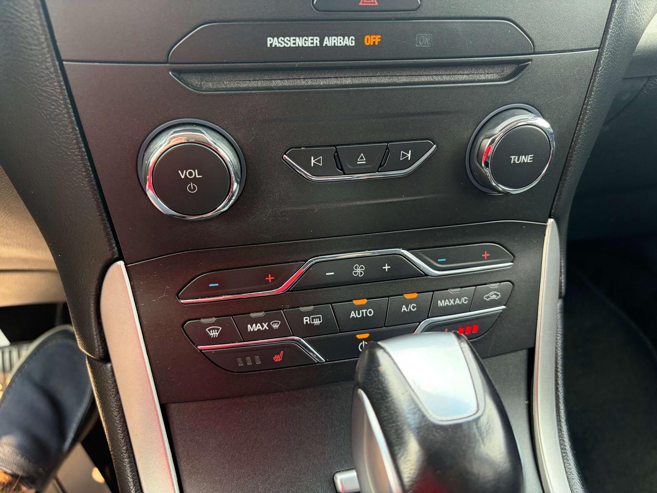 2018 Ford Edge SEL AWD LEATHER CALL NAPANEE 613-354-2100 Photo