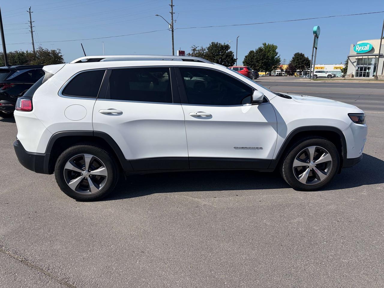 2019 Jeep Cherokee Limited AWD LEATHER/ROOF CALL NAPANEE 613-354-2100 Photo