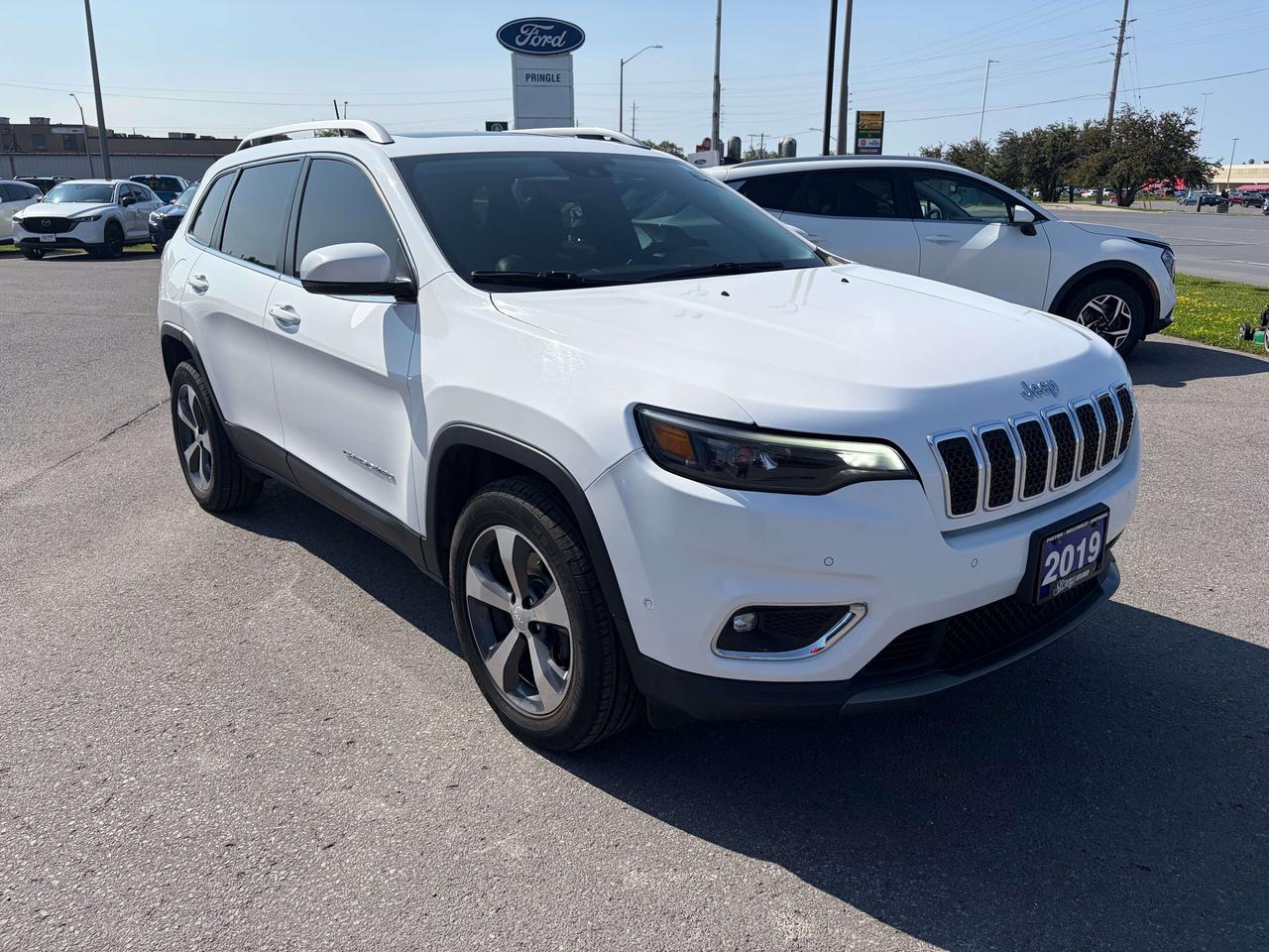2019 Jeep Cherokee Limited AWD LEATHER/ROOF CALL NAPANEE 613-354-2100 Photo