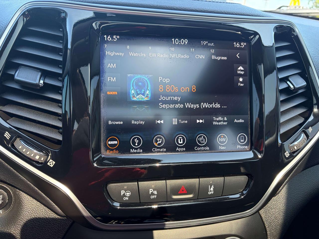 2019 Jeep Cherokee Limited AWD LEATHER/ROOF CALL NAPANEE 613-354-2100 Photo