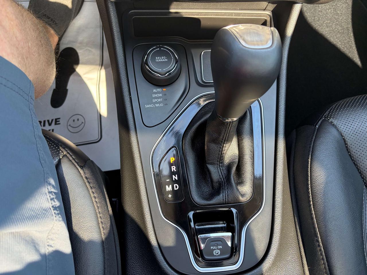 2019 Jeep Cherokee Limited AWD LEATHER/ROOF CALL NAPANEE 613-354-2100 Photo