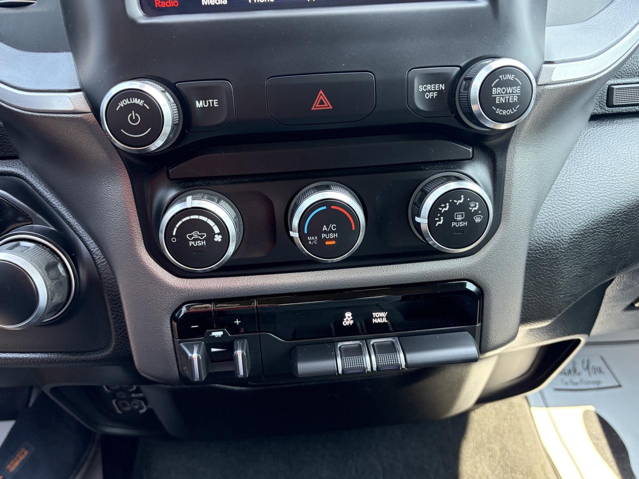 2020 RAM 1500 BIG HORN/4X4/BACK UP CAM/CALL PICTON 613-476-2188 Photo