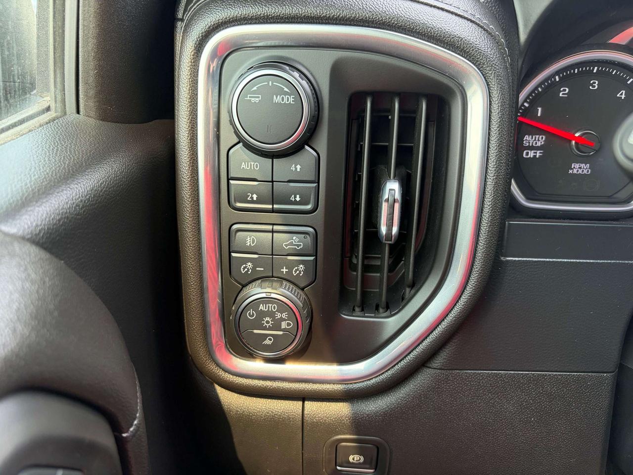 2021 Chevrolet 1500 High Country 5.3L  4x4  CALL NAPANEE  613-354-2100 Photo