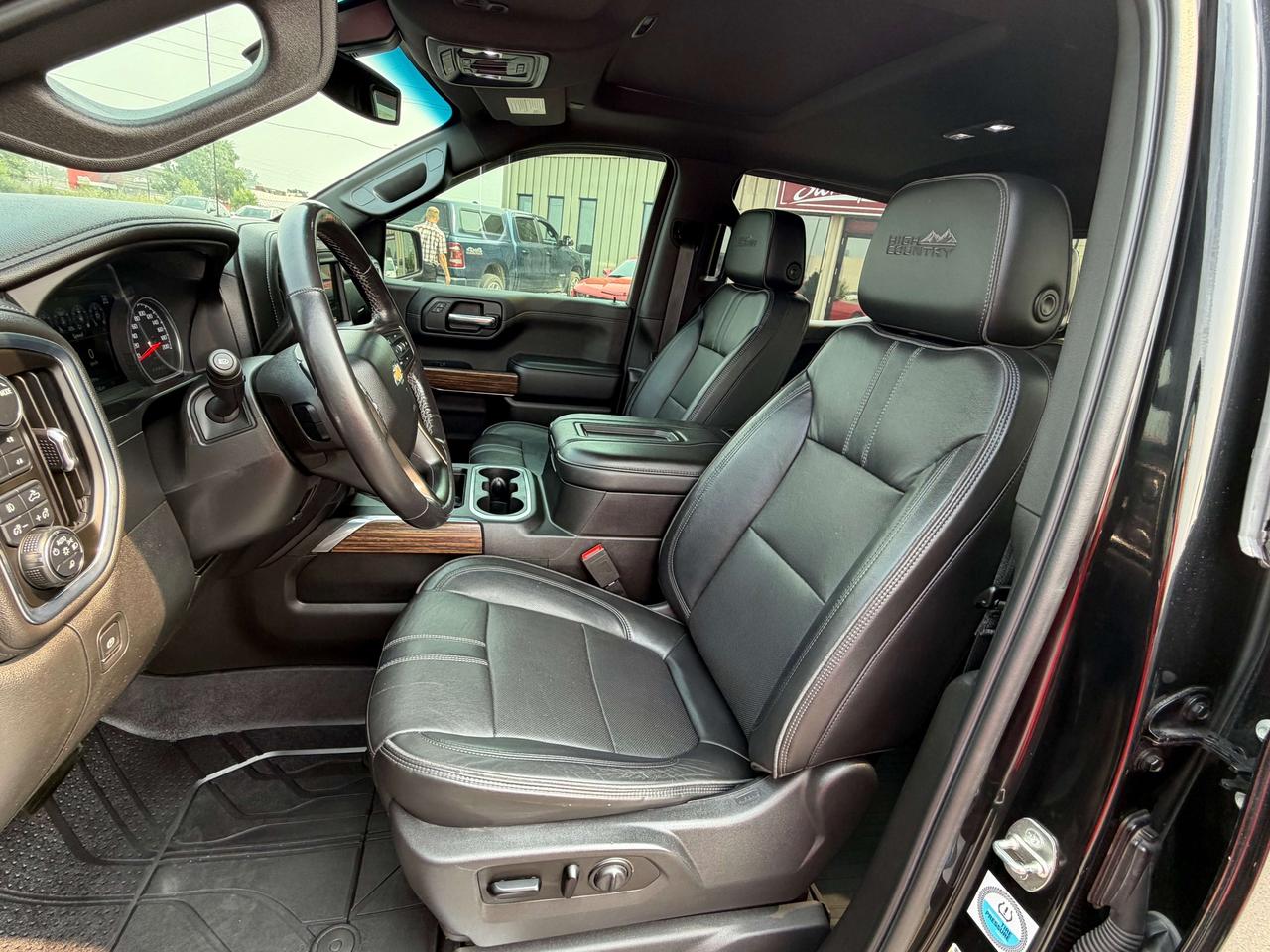 2021 Chevrolet Silverado 1500 High Country 5.3L  4x4  CALL NAPANEE  613-354-2100 Photo