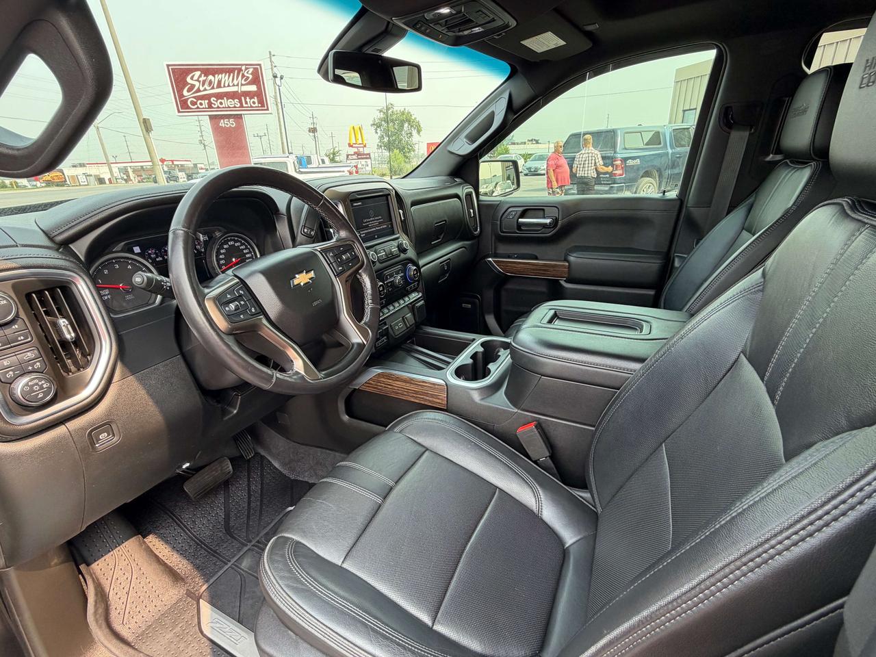 2021 Chevrolet Silverado 1500 High Country 5.3L  4x4  CALL NAPANEE  613-354-2100 Photo