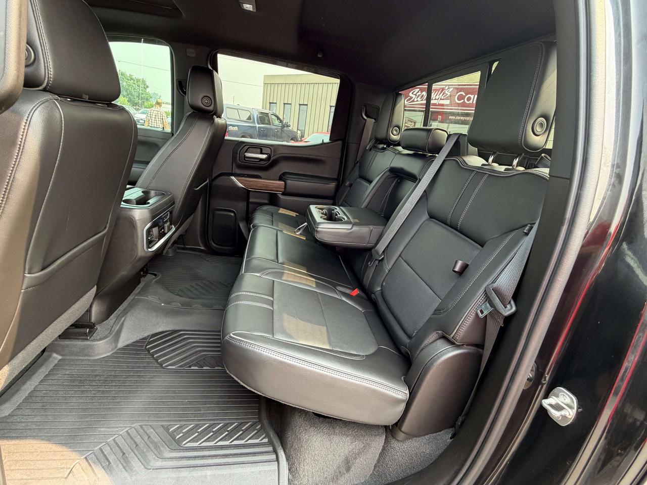 2021 Chevrolet Silverado 1500 High Country 5.3L  4x4  CALL NAPANEE  613-354-2100 Photo