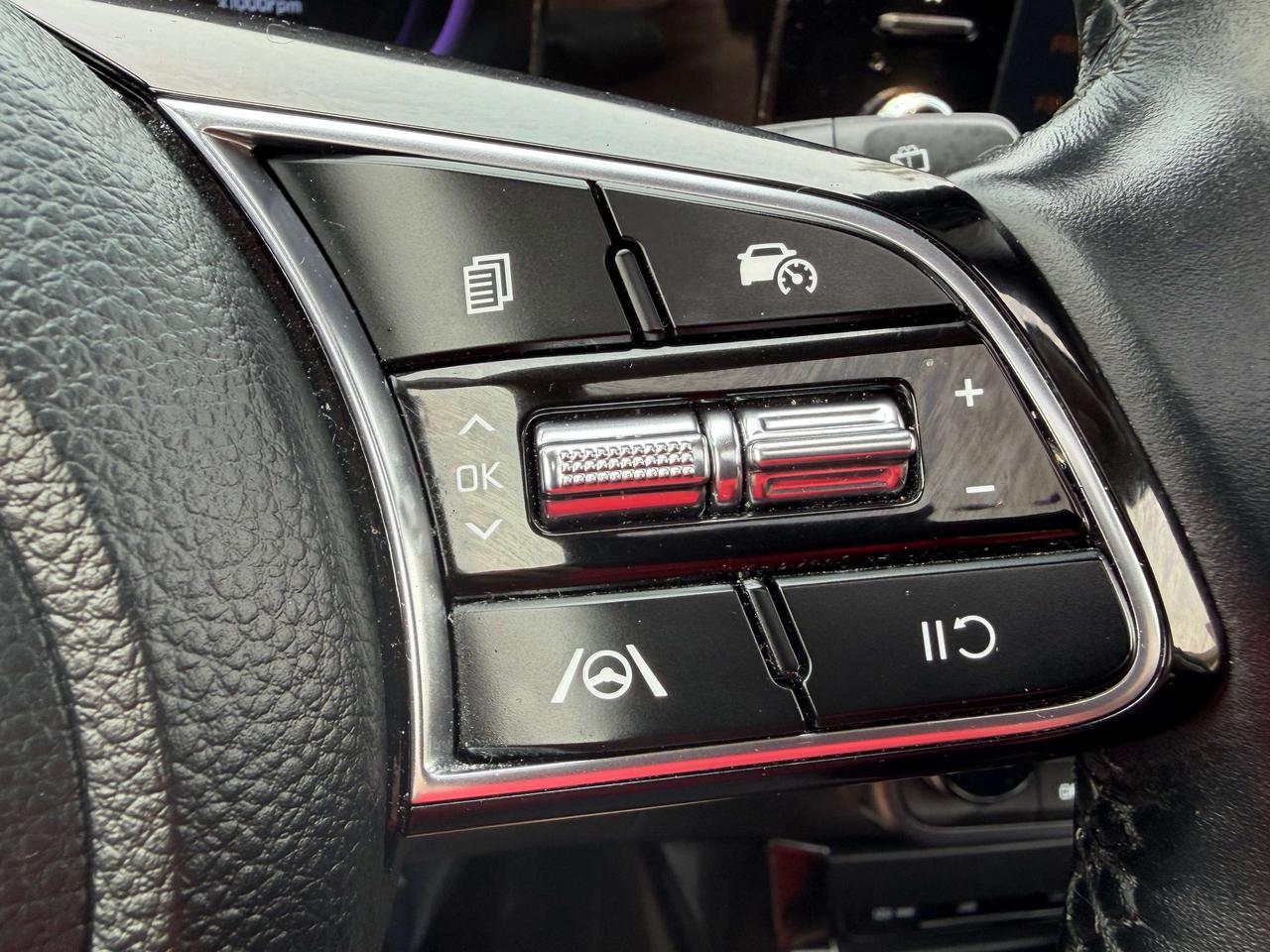 2021 Chevrolet Silverado 1500 High Country 5.3L  4x4  CALL NAPANEE  613-354-2100 Photo