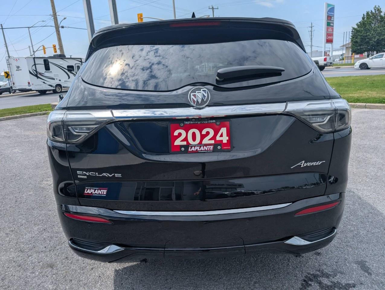2024 Buick Enclave Avenir AWD Photo