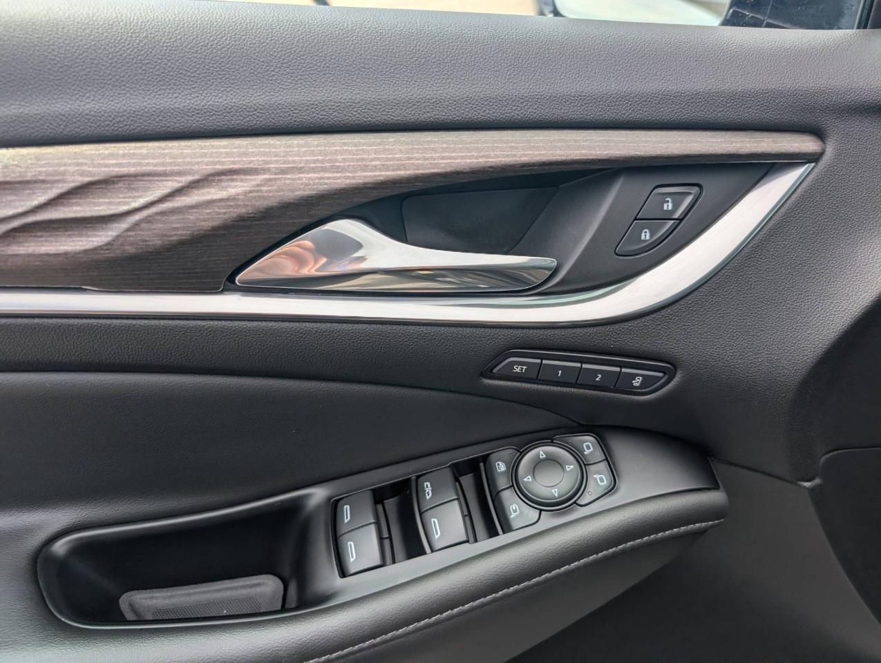2024 Buick Enclave Avenir AWD Photo