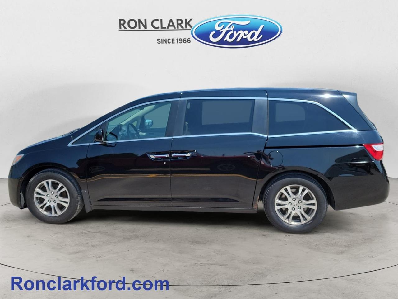 2013 Honda Odyssey EX (A5) Passenger Van Photo