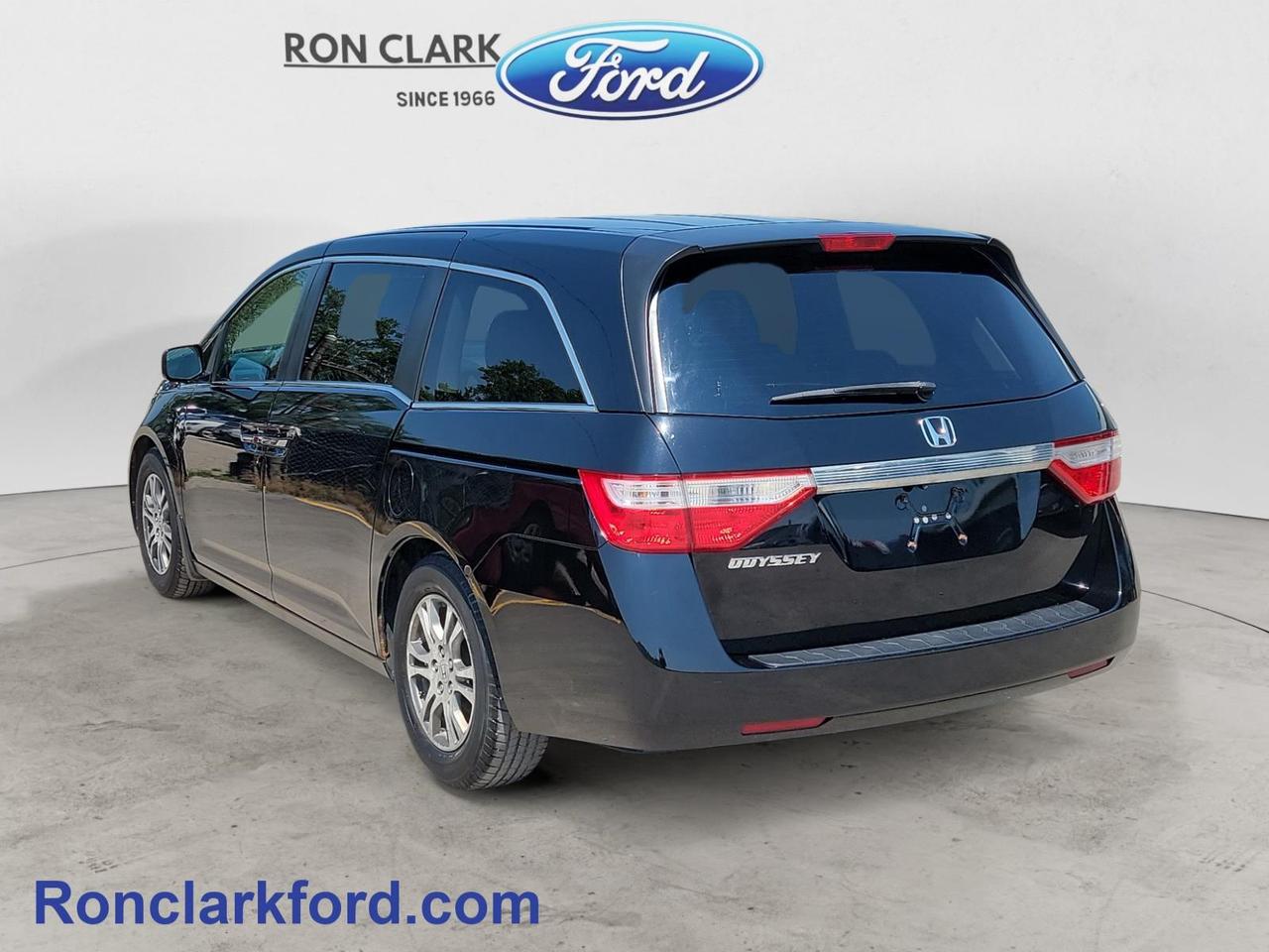 2013 Honda Odyssey EX (A5) Passenger Van Photo4