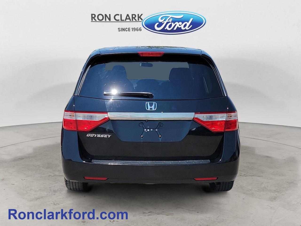2013 Honda Odyssey EX (A5) Passenger Van Photo