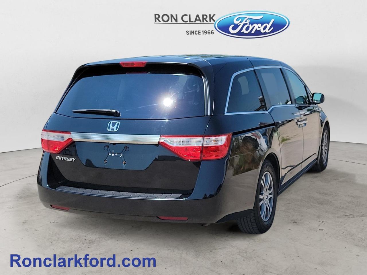 2013 Honda Odyssey EX (A5) Passenger Van Photo