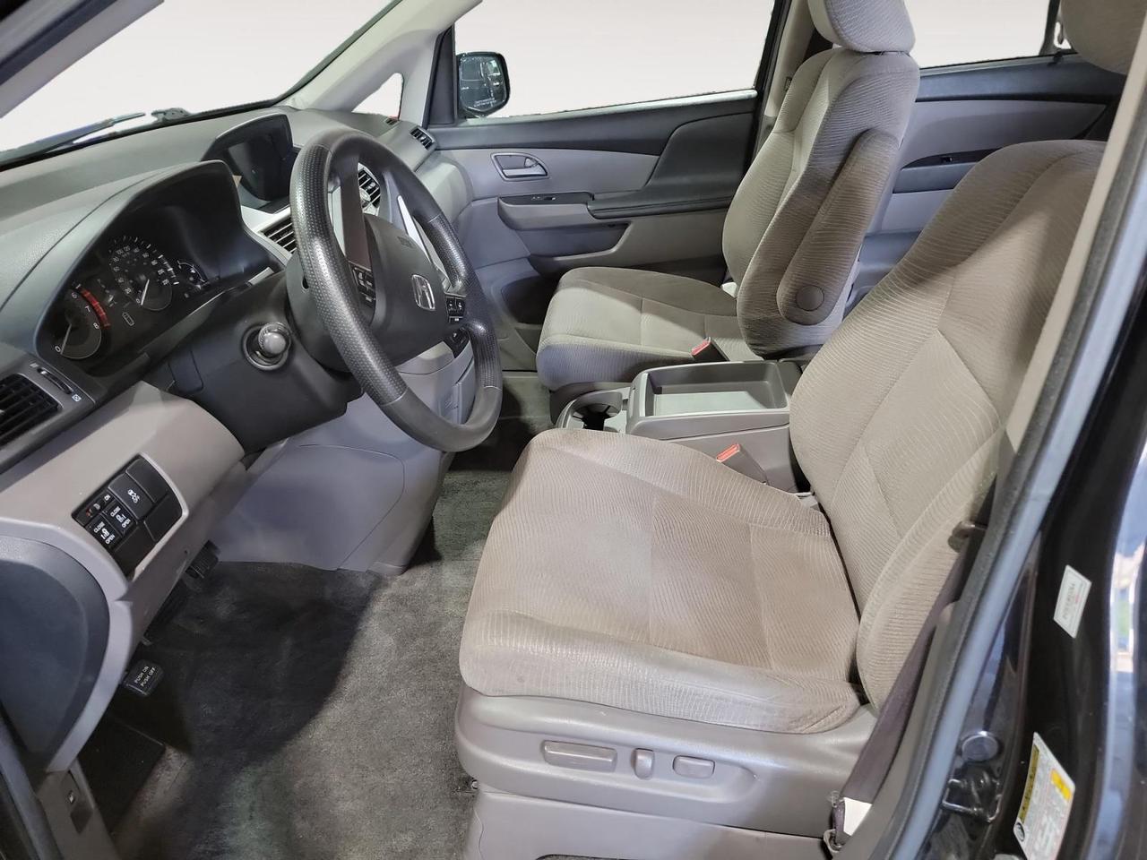 2013 Honda Odyssey EX (A5) Passenger Van Photo