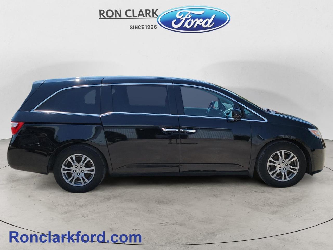 2013 Honda Odyssey EX (A5) Passenger Van Photo