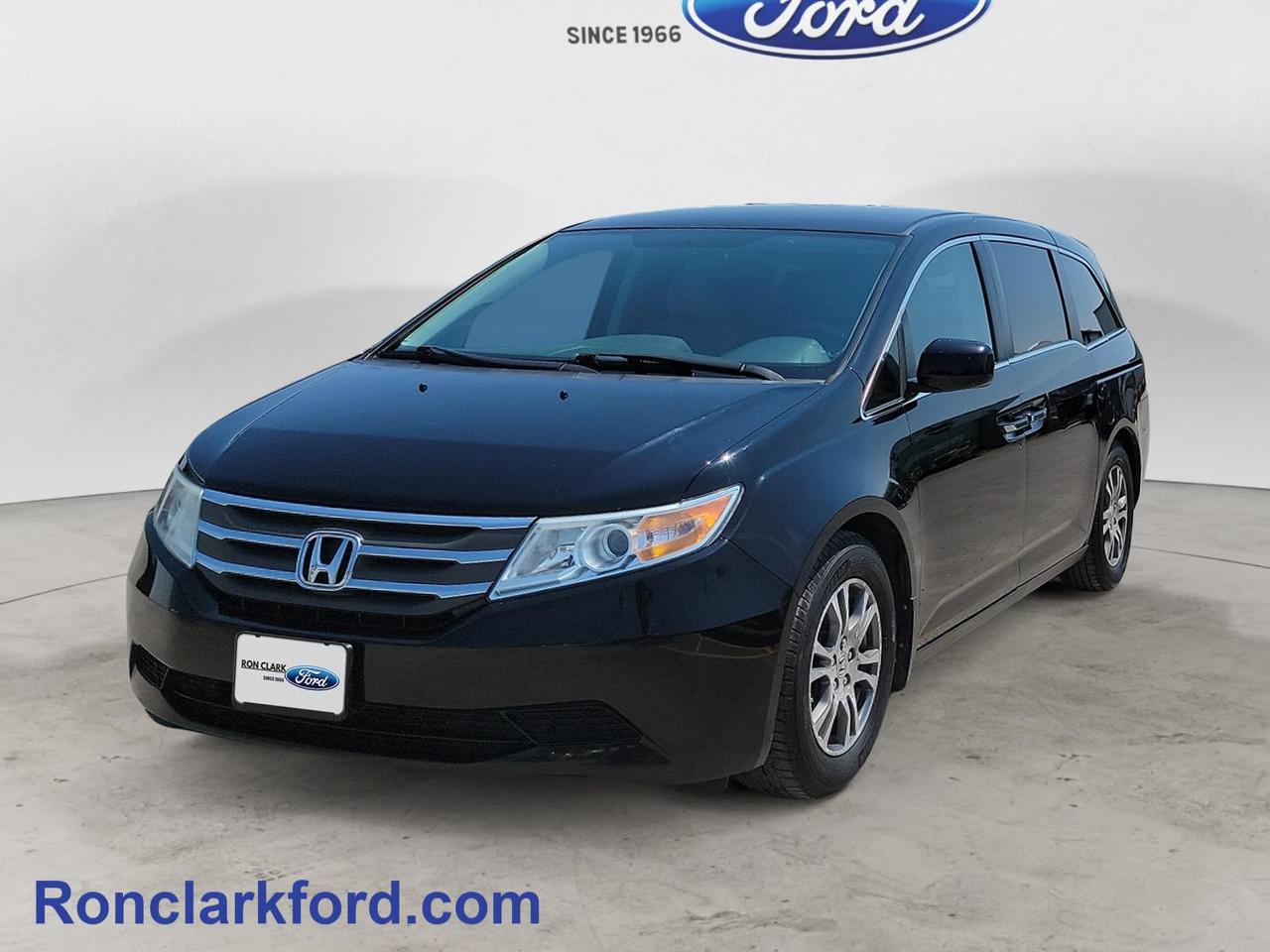 2013 Honda Odyssey EX (A5) Passenger Van Photo