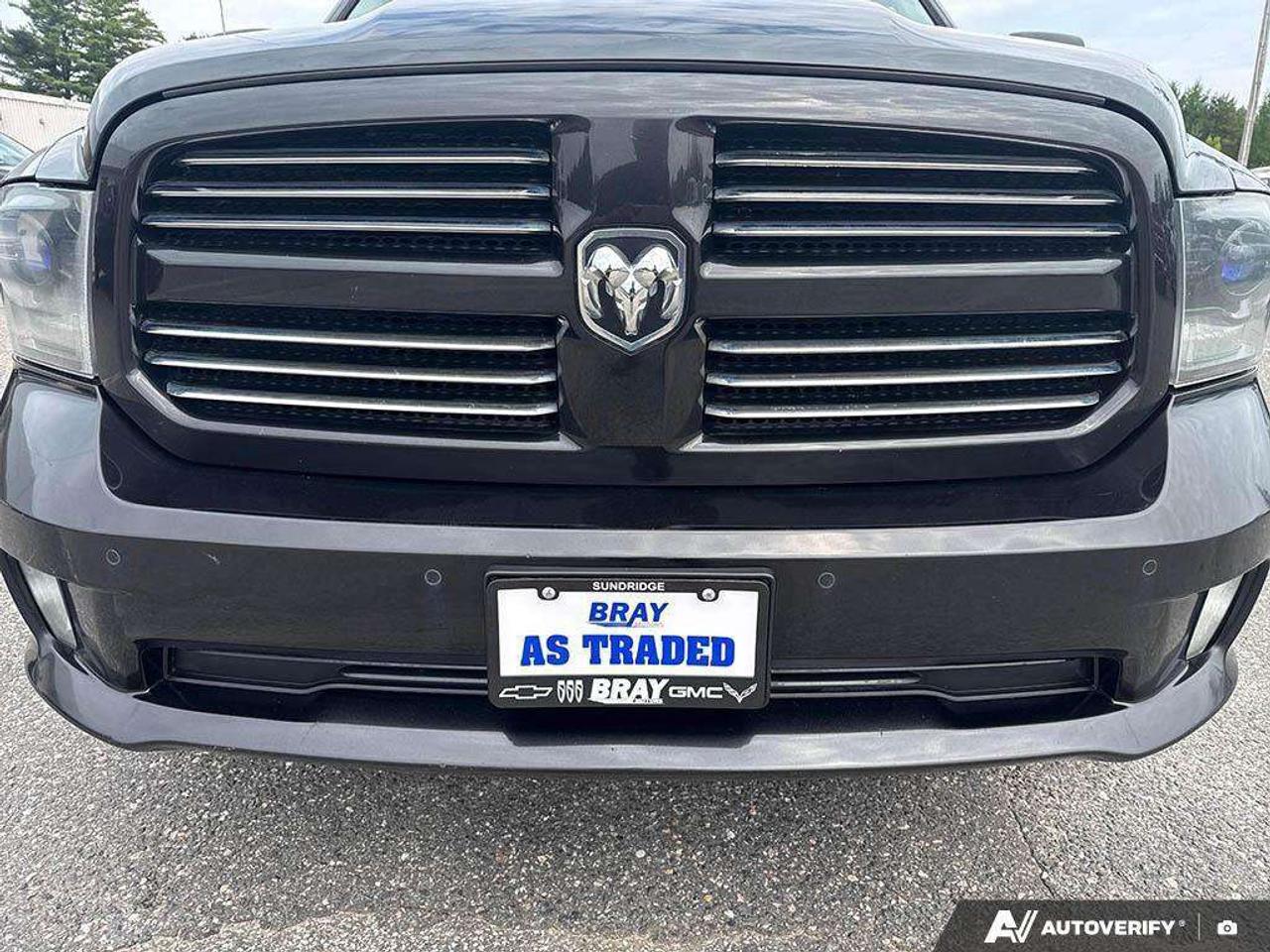 2015 RAM 1500 RUNNING BOARDS. SPRAY IN BEDLINER. TOW PKG. CERTIFIED. Photo