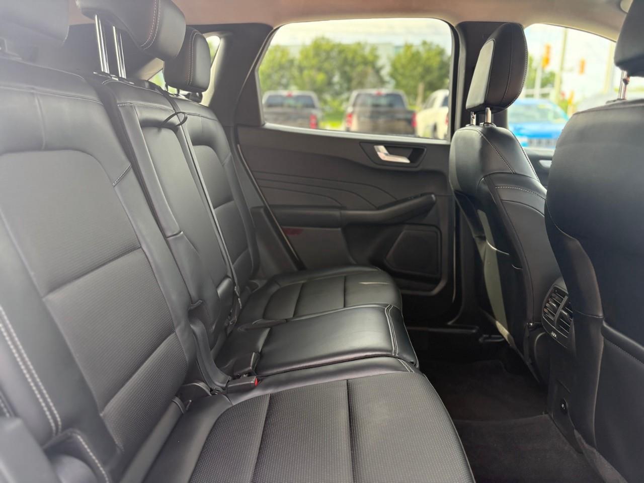 2024 Ford Escape Platinum 4dr All-Wheel Drive Photo