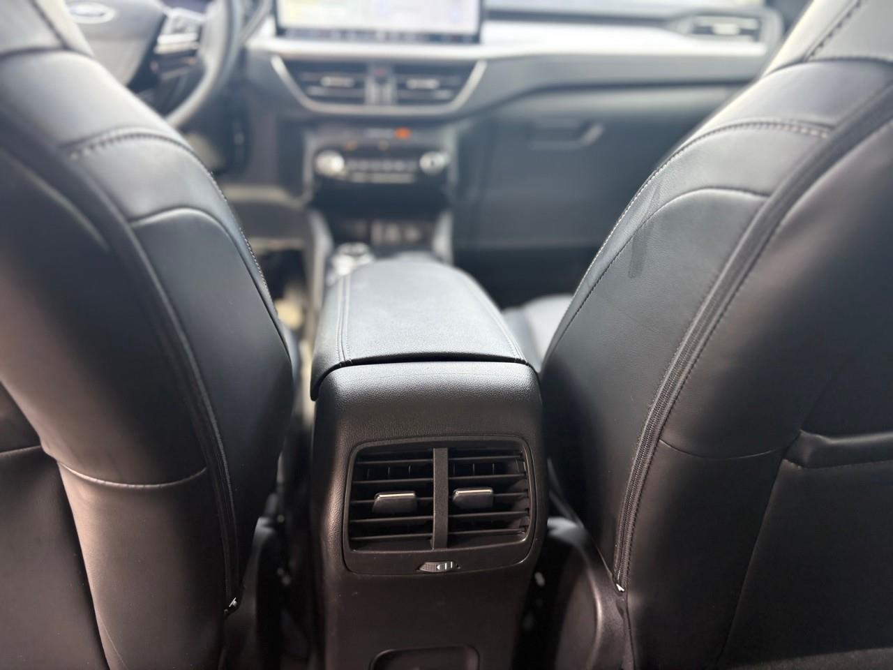 2024 Ford Escape Platinum 4dr All-Wheel Drive Photo