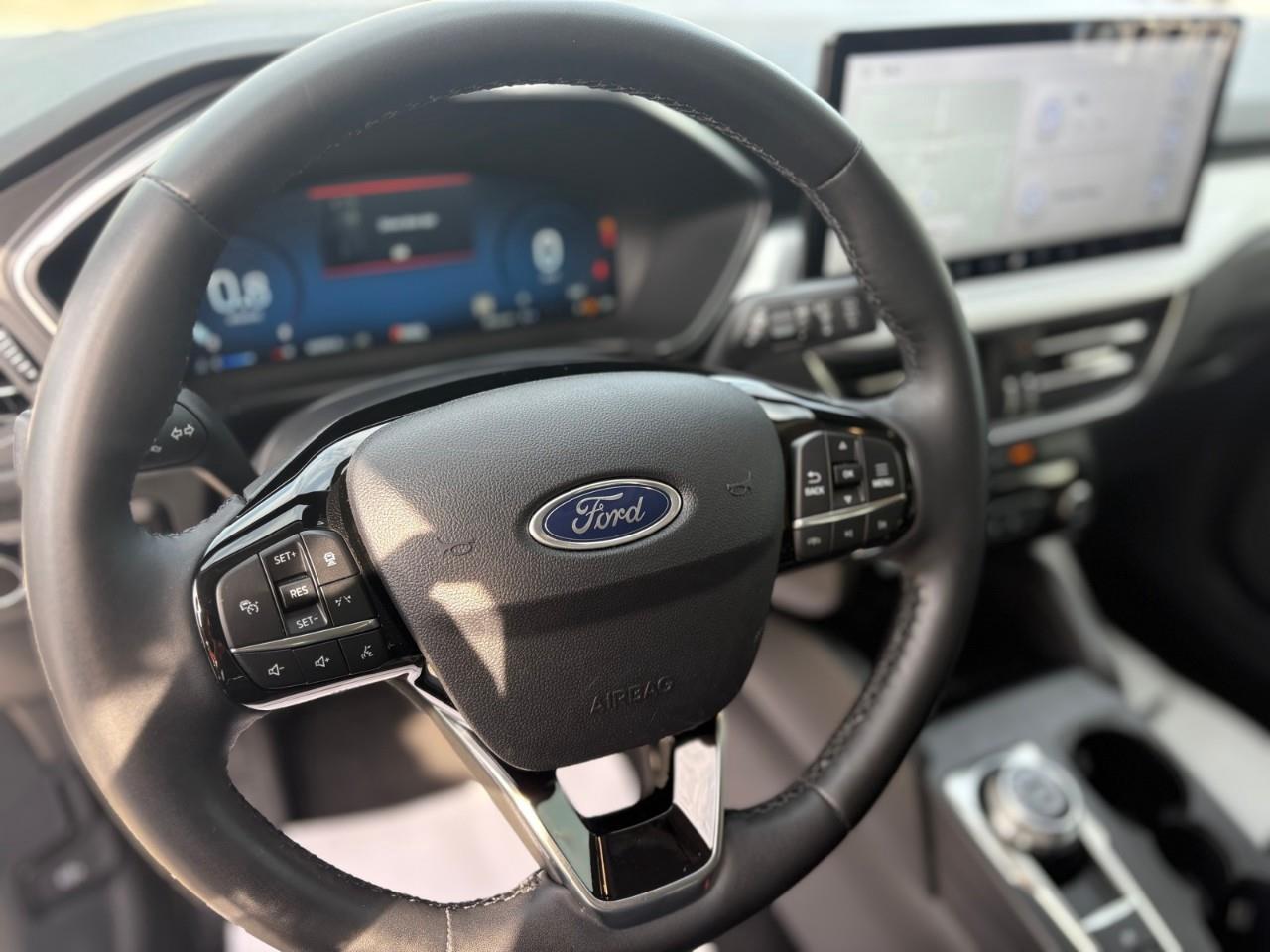2024 Ford Escape Platinum 4dr All-Wheel Drive Photo