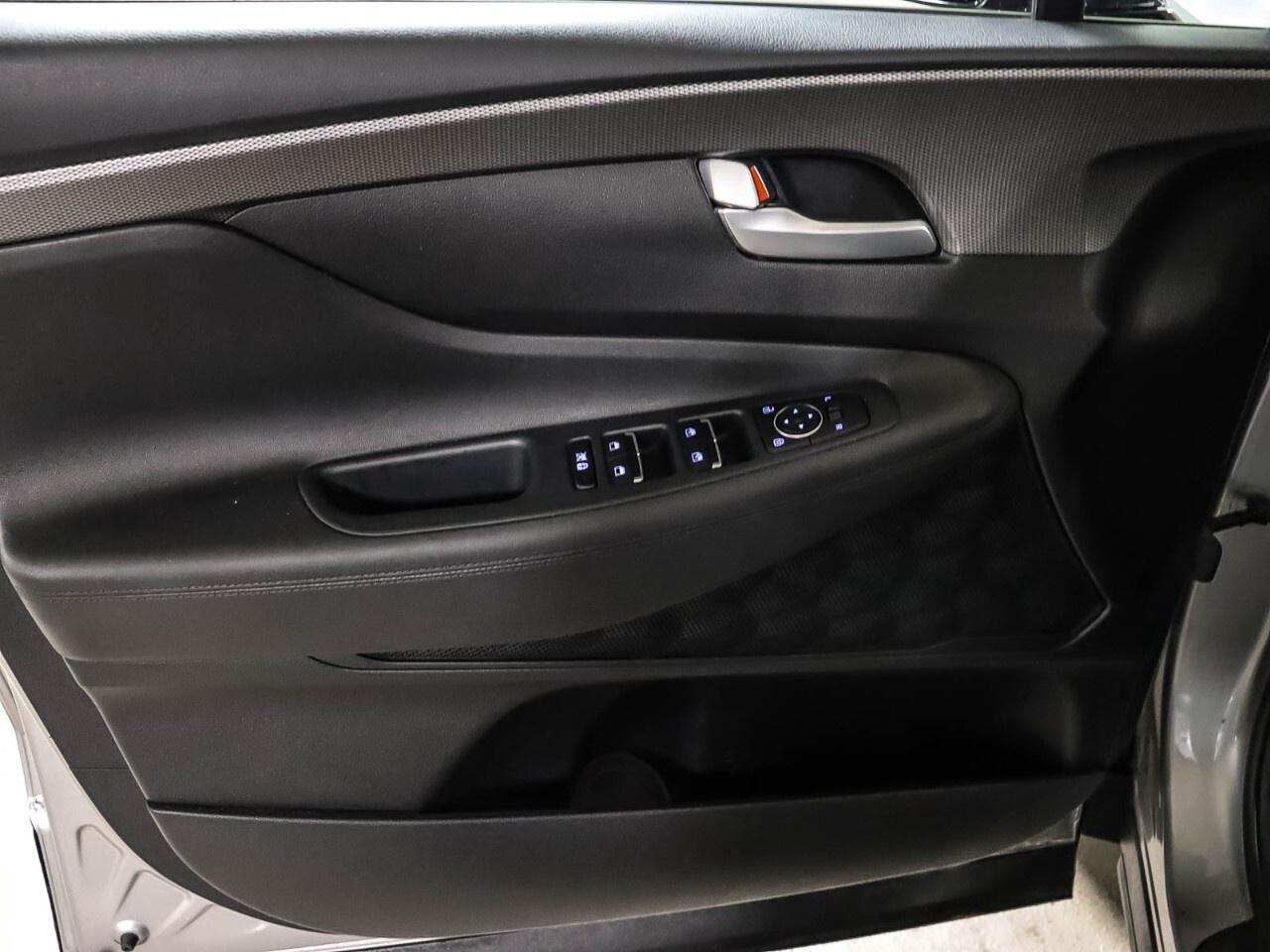 2020 Hyundai Santa Fe 2.4L Preferred AWD Photo