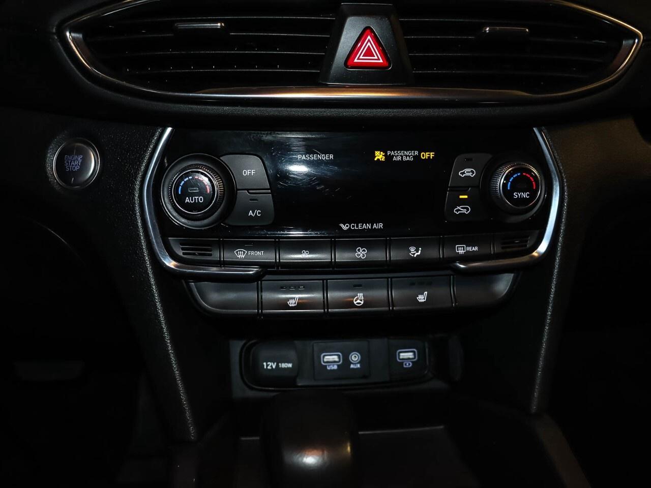 2020 Hyundai Santa Fe 2.4L Preferred AWD Photo