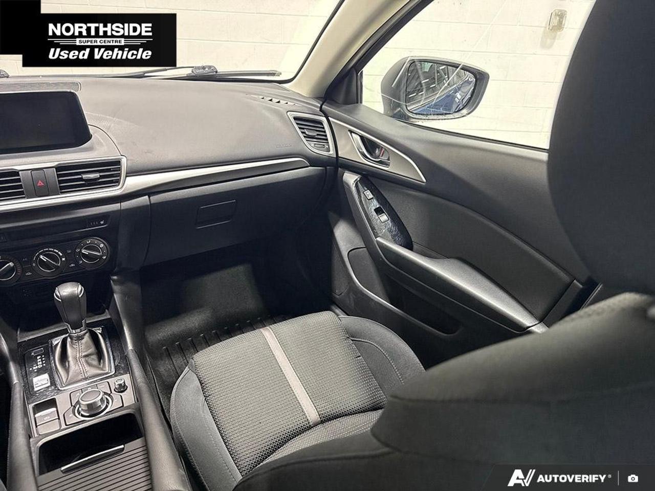 2017 Mazda MAZDA3 4DR HB SPORT AUTO GS Photo