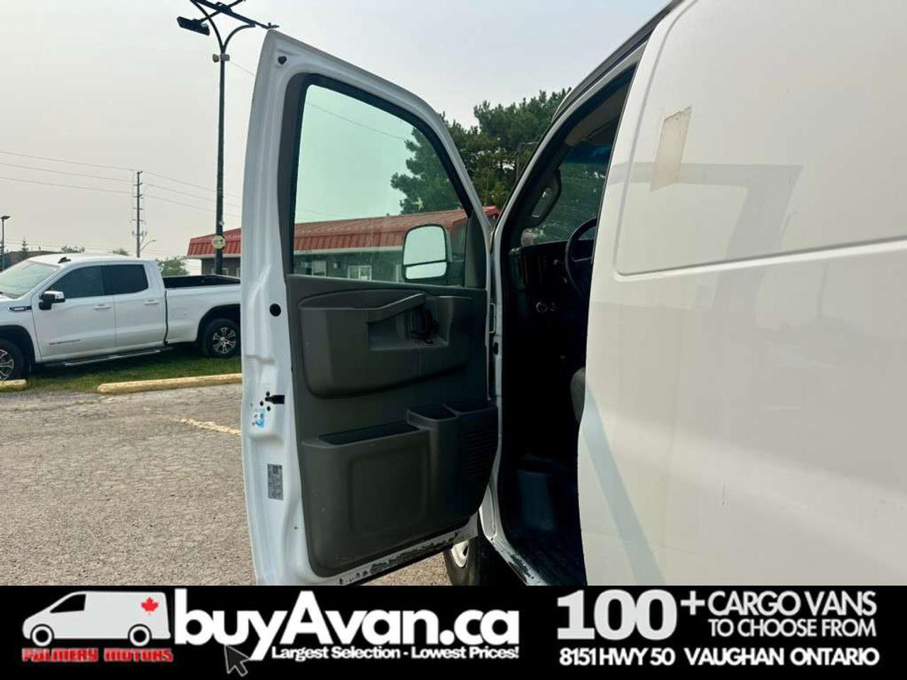 2021 Chevrolet Express 2500 Racks Shelves Divider    1 OWNER   CLEAN CARFAX Photo