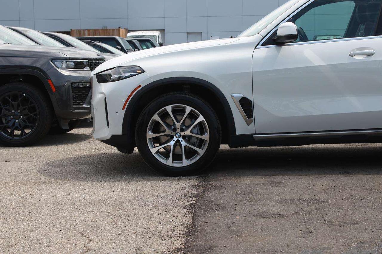 2024 BMW X5 Sport  Gps Moonroof BkpCam HtdSeats ParkingSensors Photo