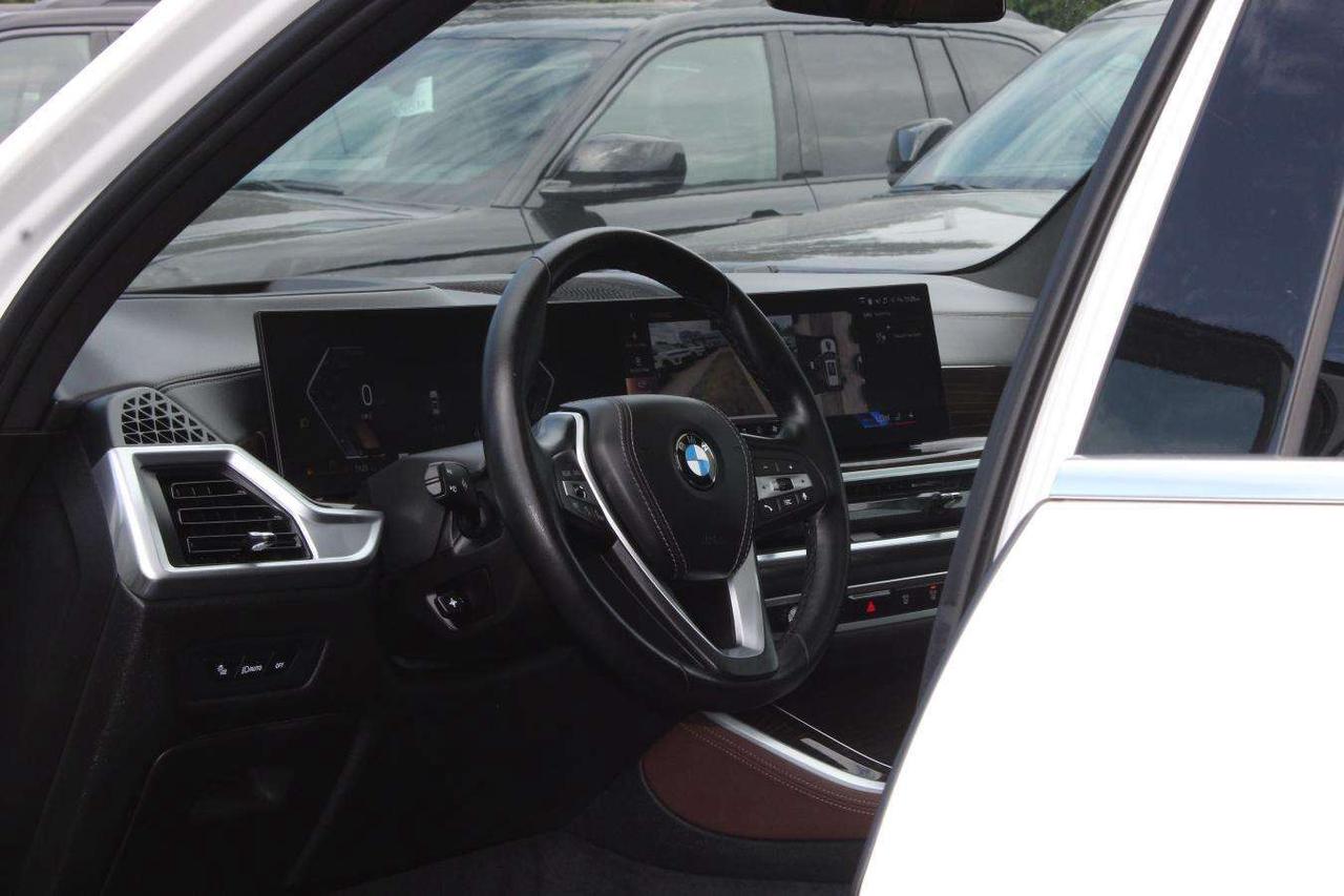 2024 BMW X5 Sport  Gps Moonroof BkpCam HtdSeats ParkingSensors Photo