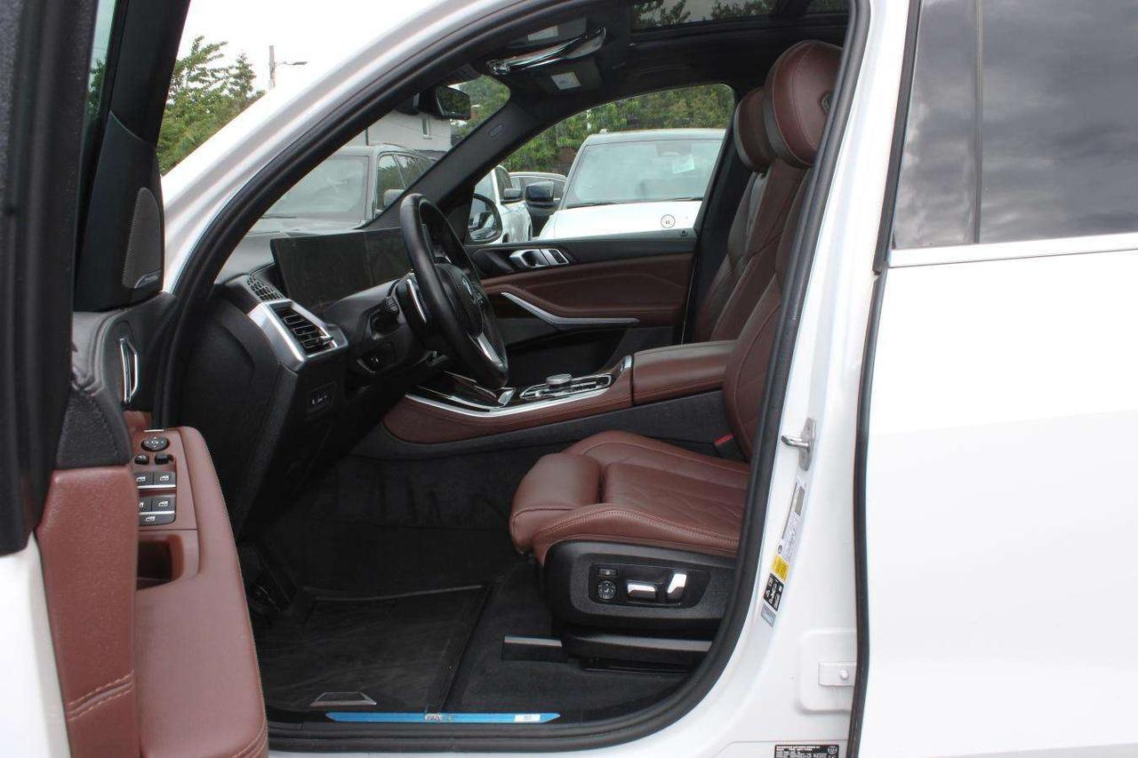 2024 BMW X5 Sport  Gps Moonroof BkpCam HtdSeats ParkingSensors Photo