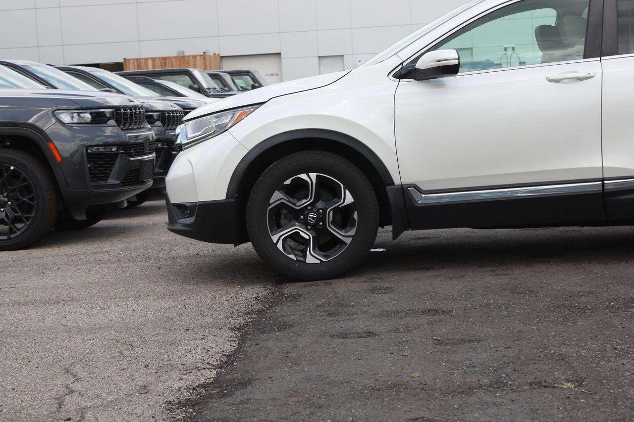 2017 Honda CR-V Touring  Gps Moonroof BkpCam HtdSeats RemoteKeyles Photo